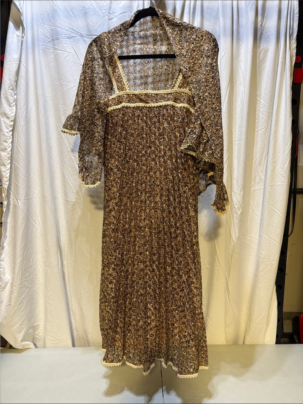Bohemian Brown Floral Maxi Dress with Cream Lace Trim